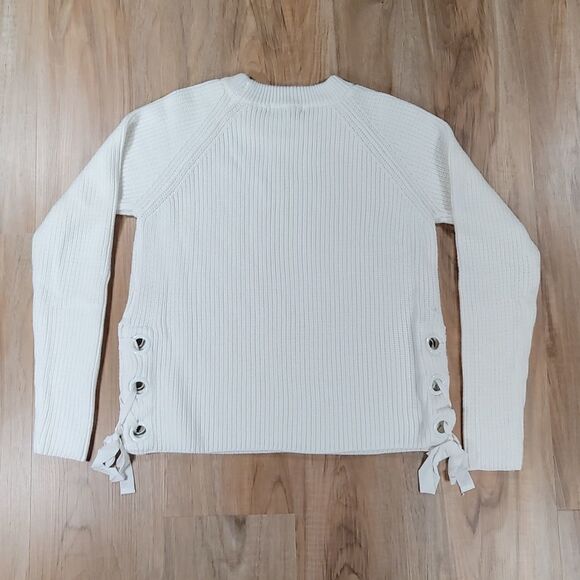 🔹️Willow & Clay Cream Grommet Lace up Sweater Large - Picture 3 of 11